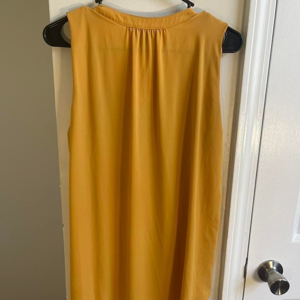 Forever 21 Blouse Women Medium Mustard Yellow Sleeveless Button Front - Picture 4 of 6